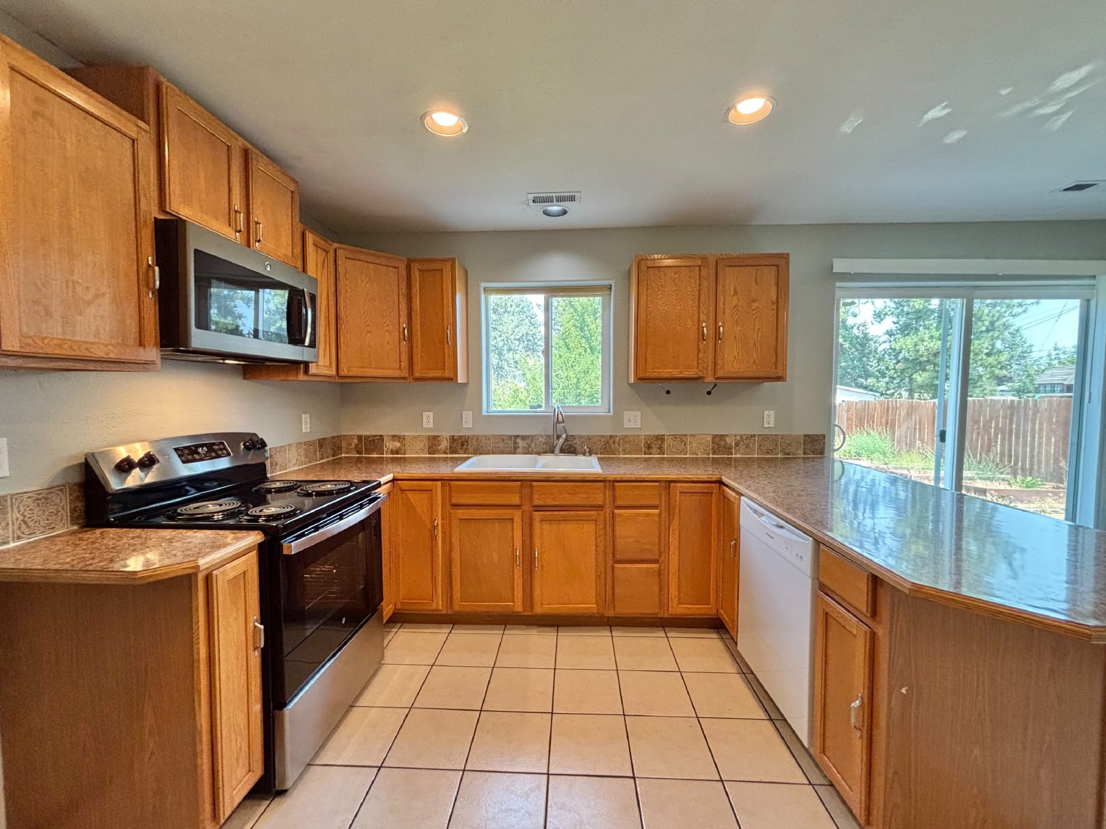 905 Spence St property image