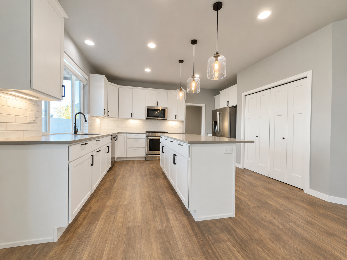 South Ridgetop Drive property image