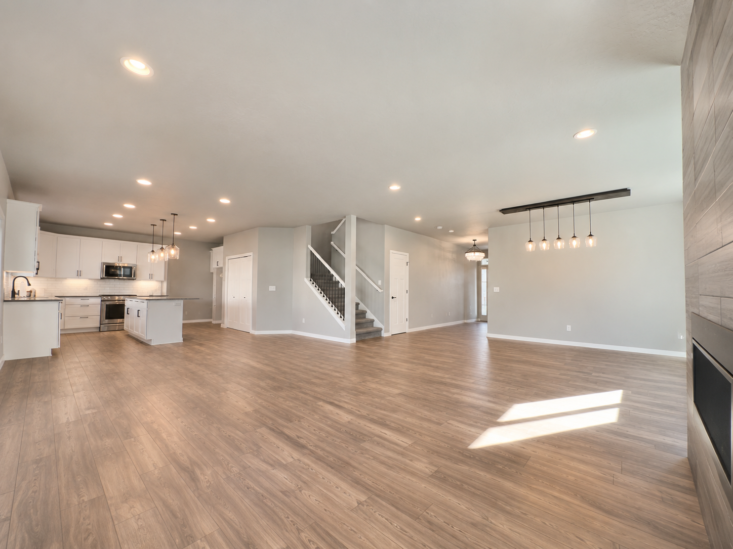 South Ridgetop Drive property image