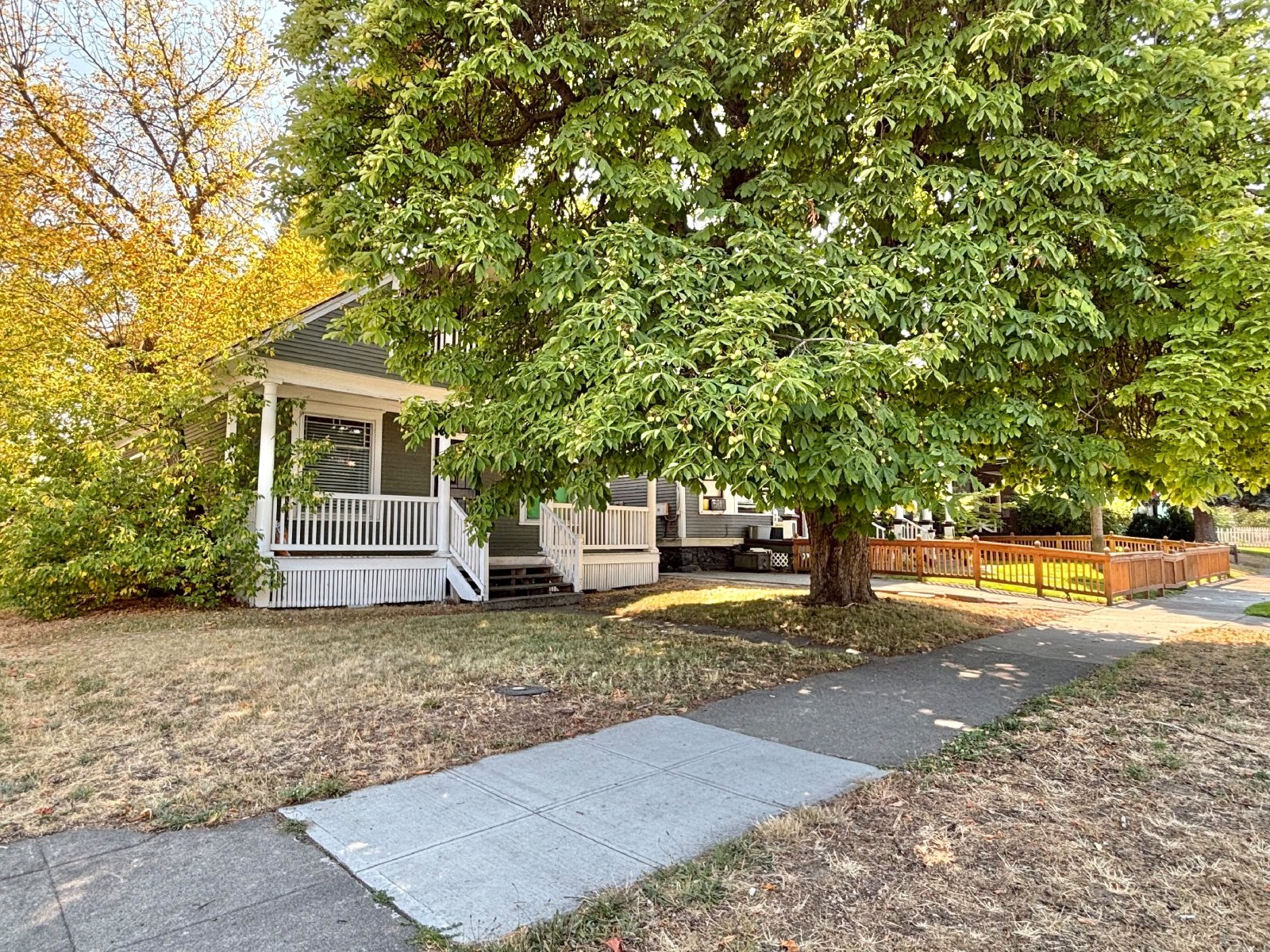 1613 W Pacific Ave property image