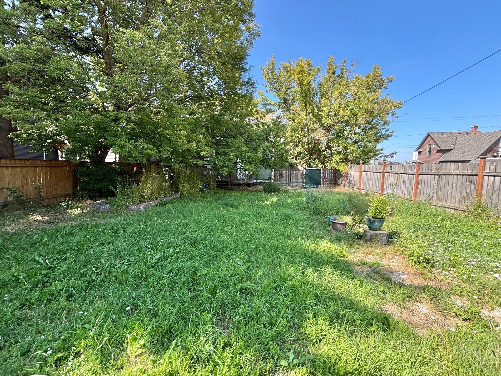 1613 W Pacific Ave property image