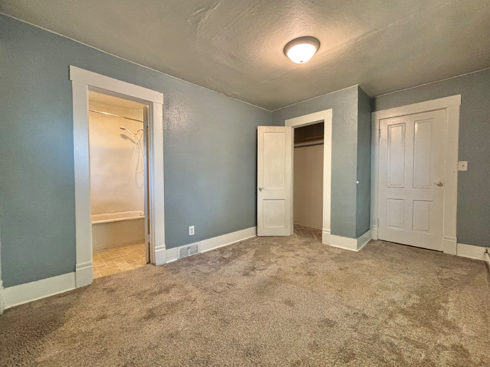 1613 W Pacific Ave property image
