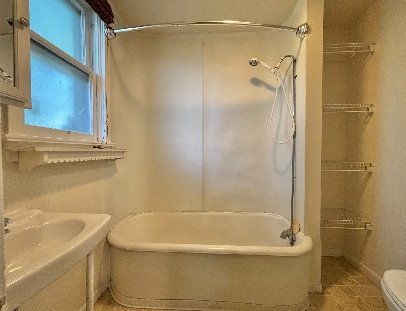 1613 W Pacific Ave property image