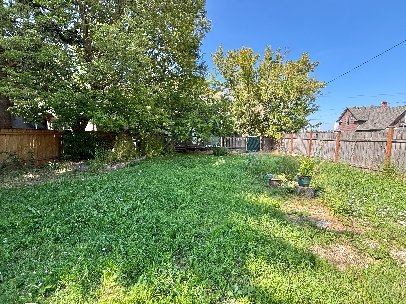 1613 W Pacific Ave property image