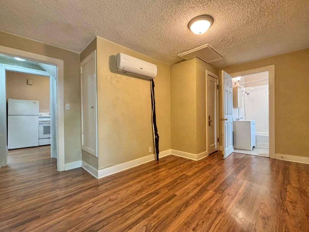 1635 W Pacific Ave property image