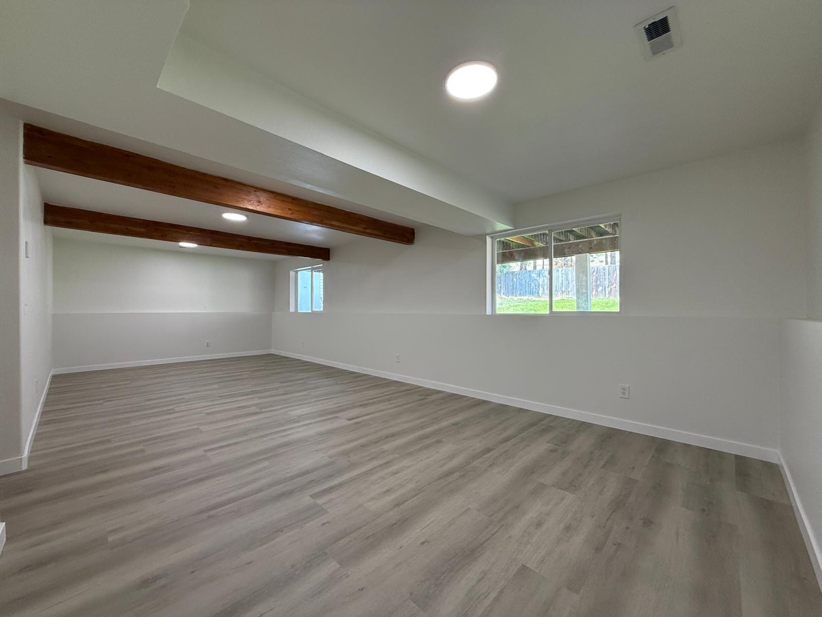 7915 E Woodland Park Dr property image