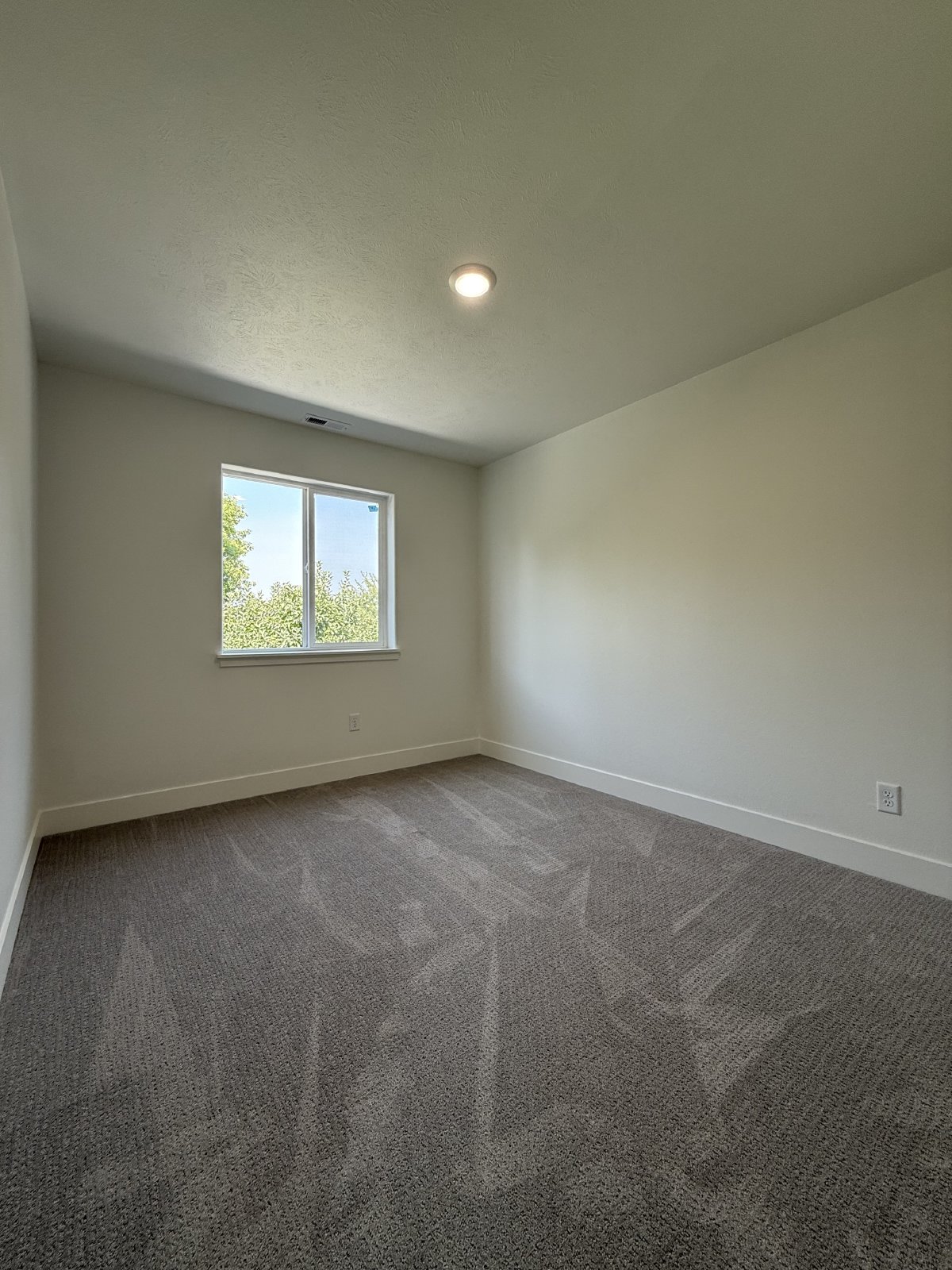Brand New Spokane Valley Duplex With 2 Stall Finished Garage and 240v Outlet property image