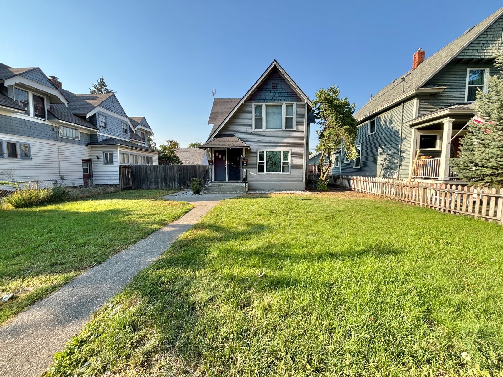1122 W Augusta Ave property image