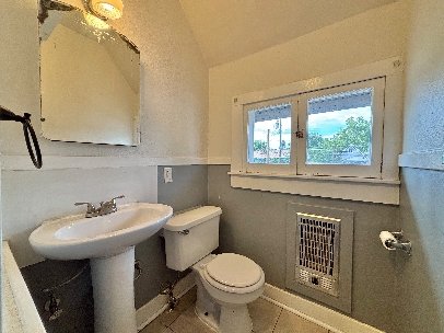 1122 W Augusta Ave property image