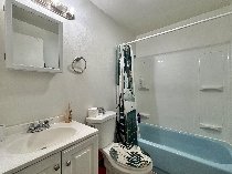 1 Bed ! Bath Unit Under A Thousand Dollars property image