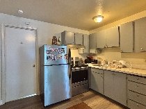 1 Bed ! Bath Unit Under A Thousand Dollars property image