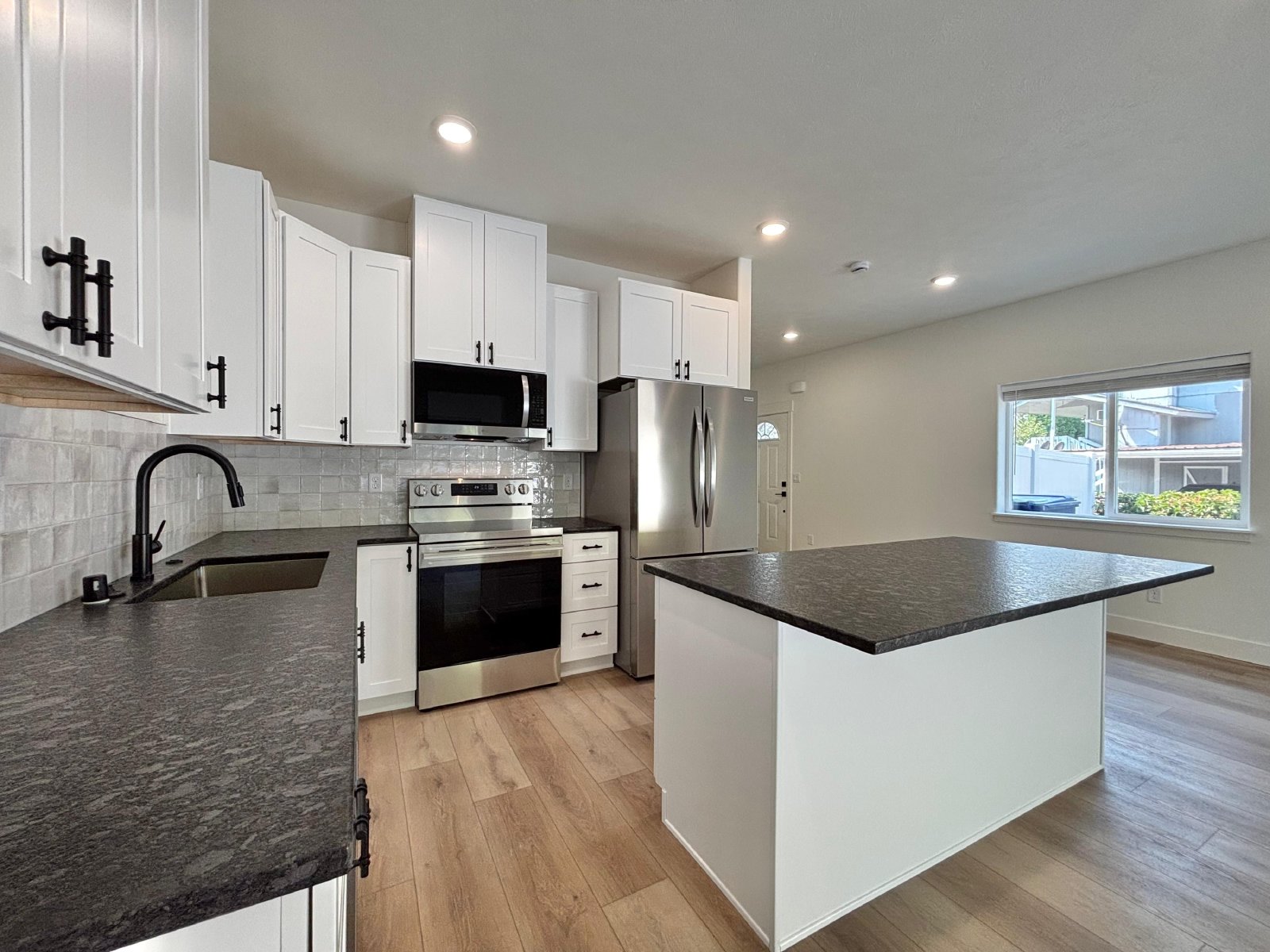 Brand New Spokane Valley Duplex With 2 Stall Finished Garage and 240v Outlet property image
