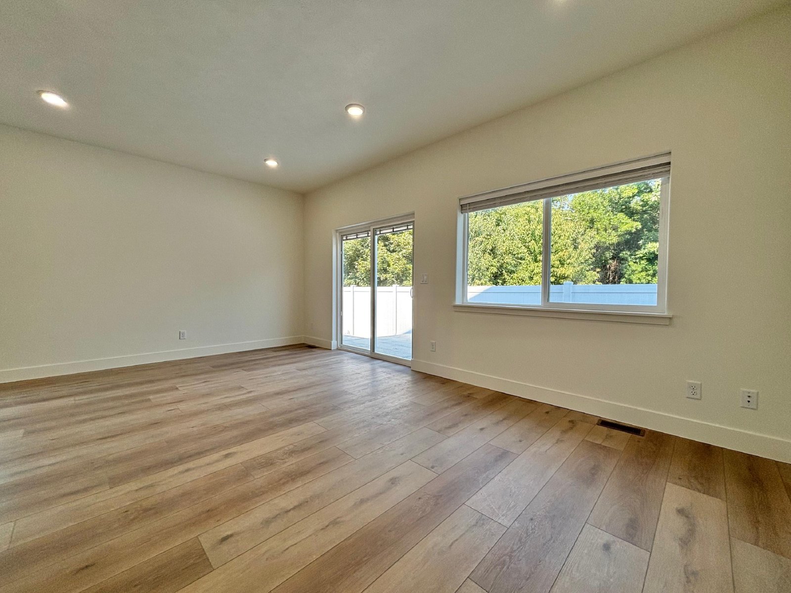 Brand New Spokane Valley Duplex With 2 Stall Finished Garage and 240v Outlet property image