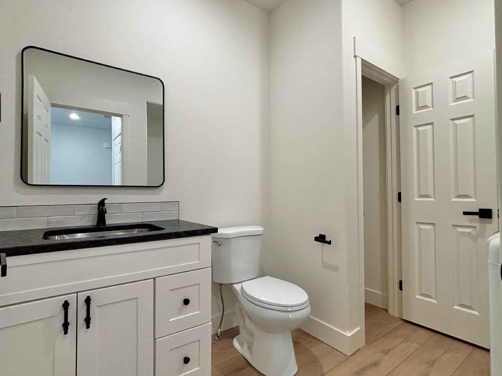 Brand New Spokane Valley Duplex With 2 Stall Finished Garage and 240v Outlet property image