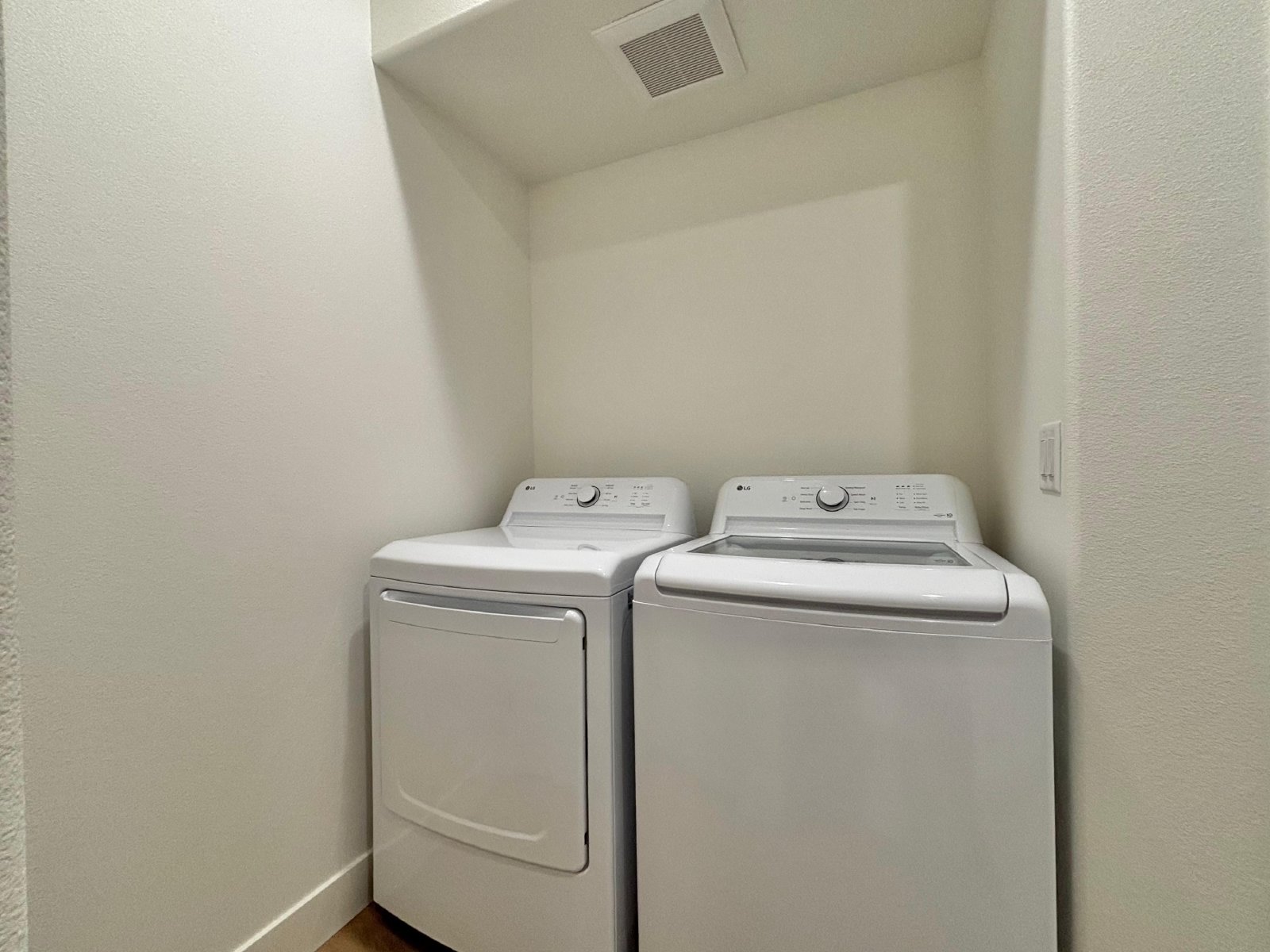 Brand New Spokane Valley Duplex With 2 Stall Finished Garage and 240v Outlet property image