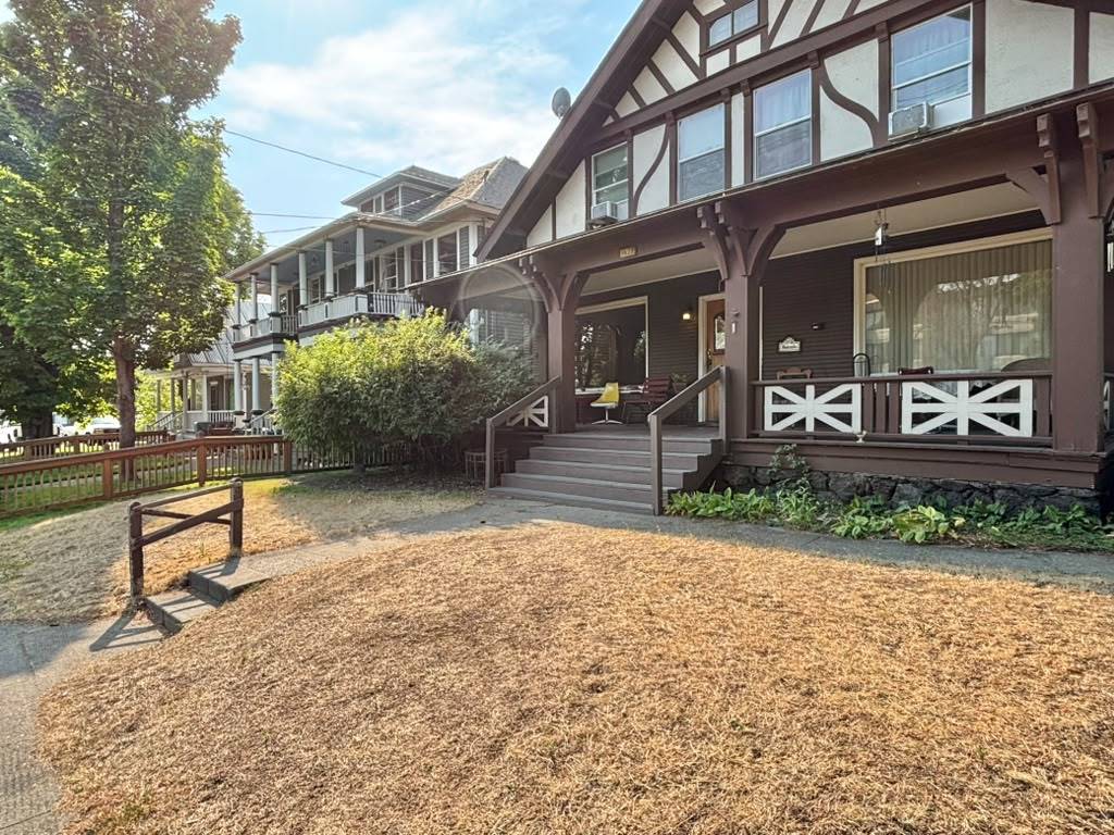1623 W Pacific Ave property image