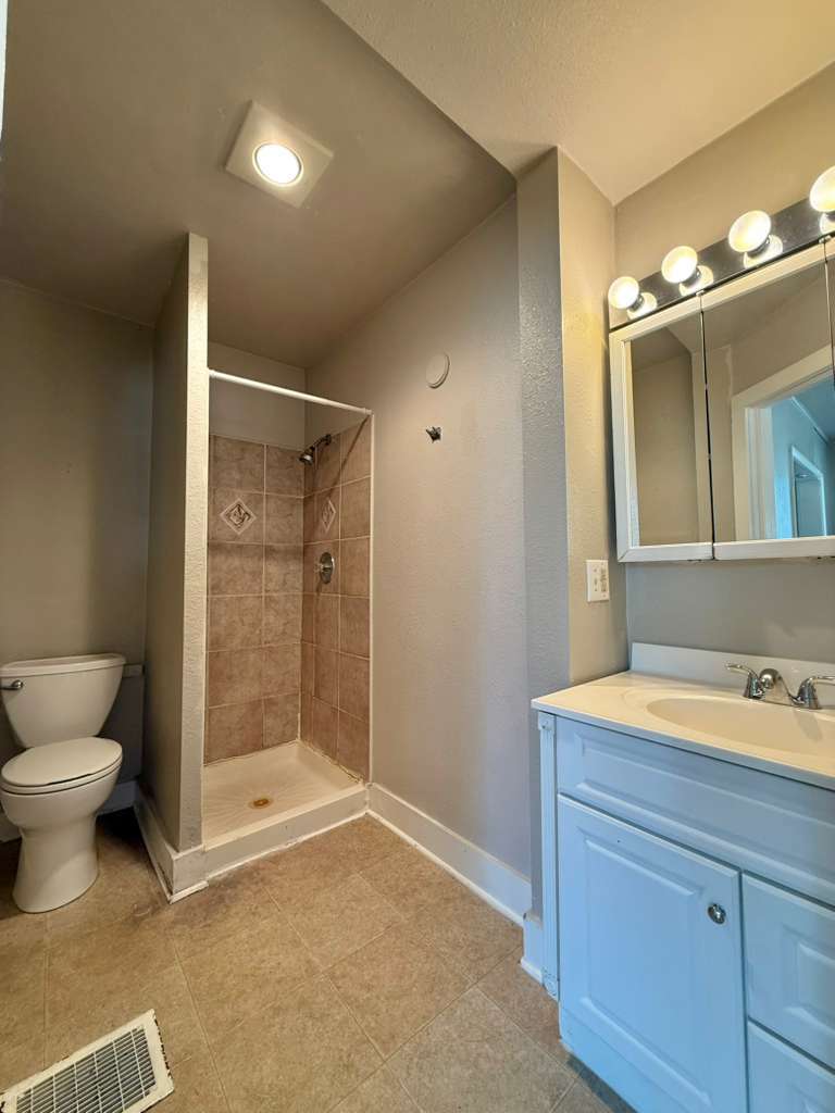 176 S Chestnut St property image