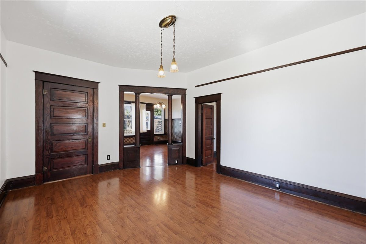 1903 E Glass Ave property image