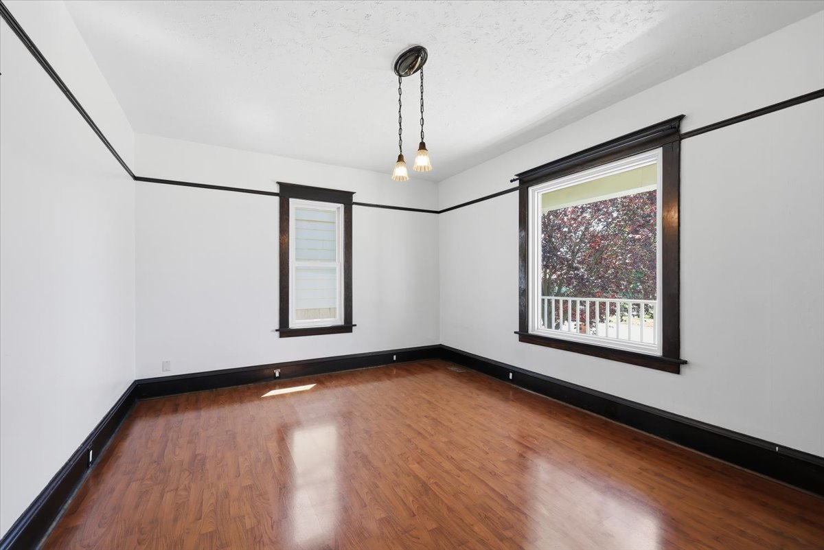 1903 E Glass Ave property image