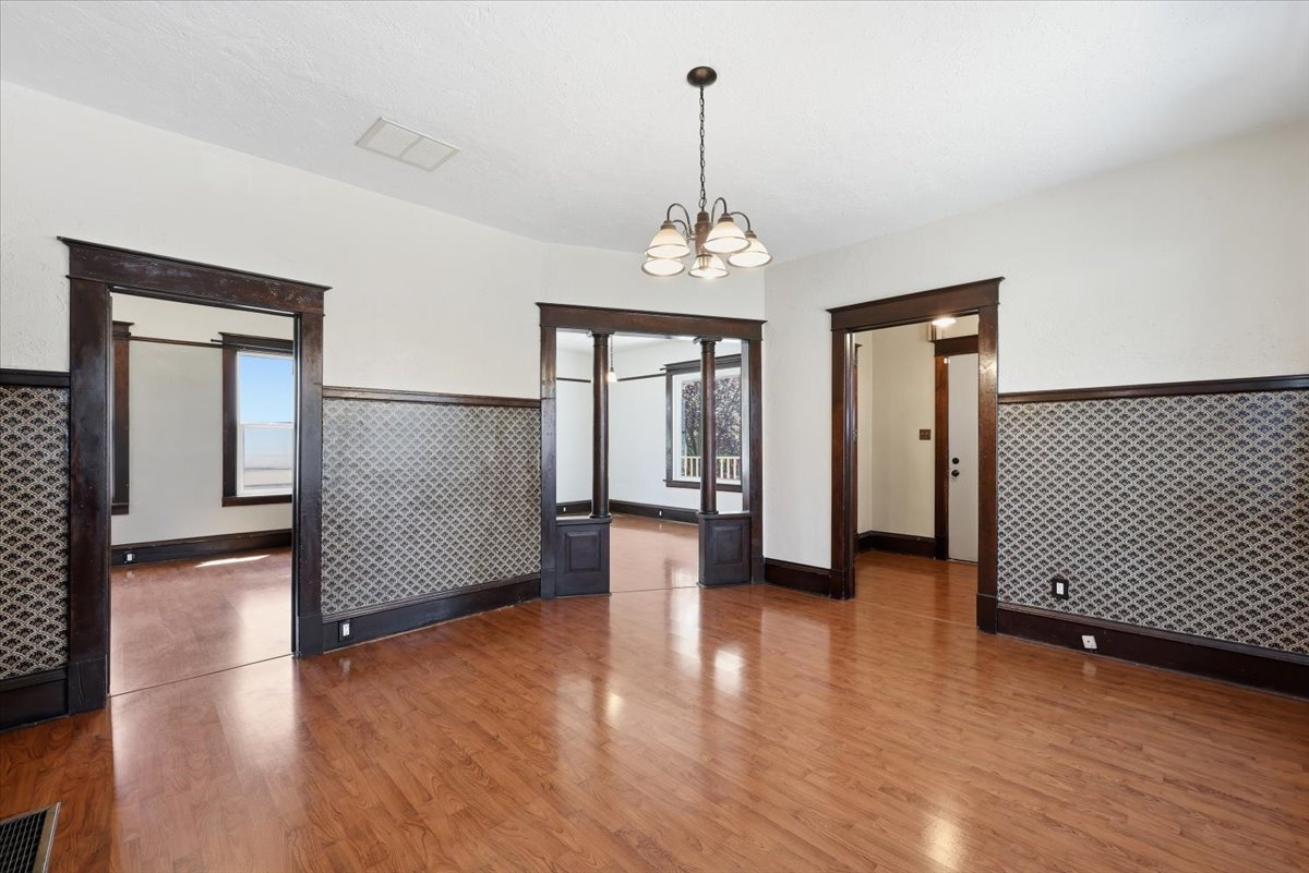 1903 E Glass Ave property image