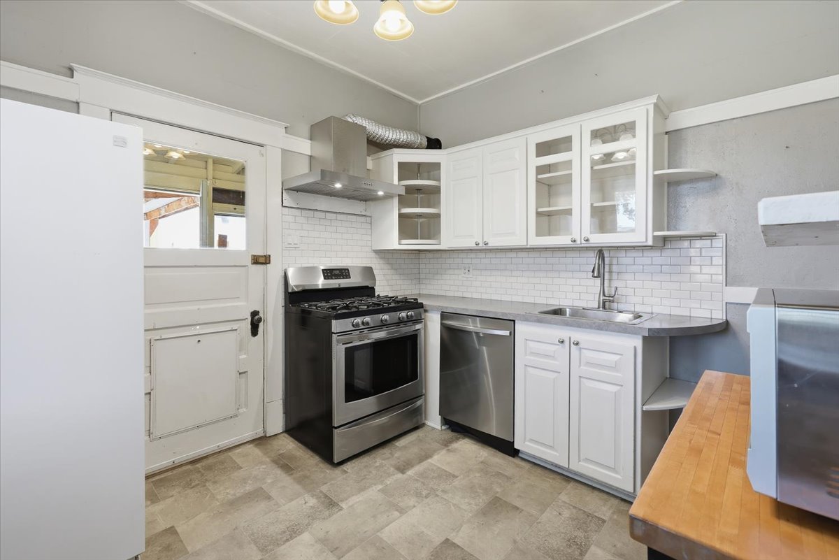 1903 E Glass Ave property image