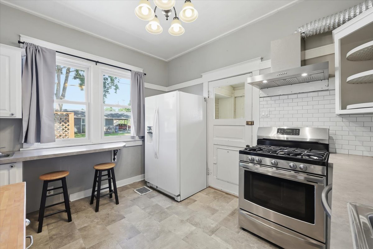 1903 E Glass Ave property image