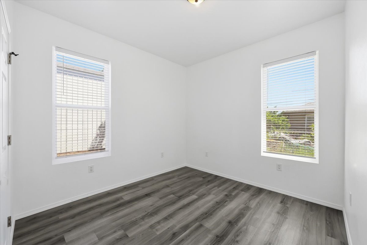 1903 E Glass Ave property image