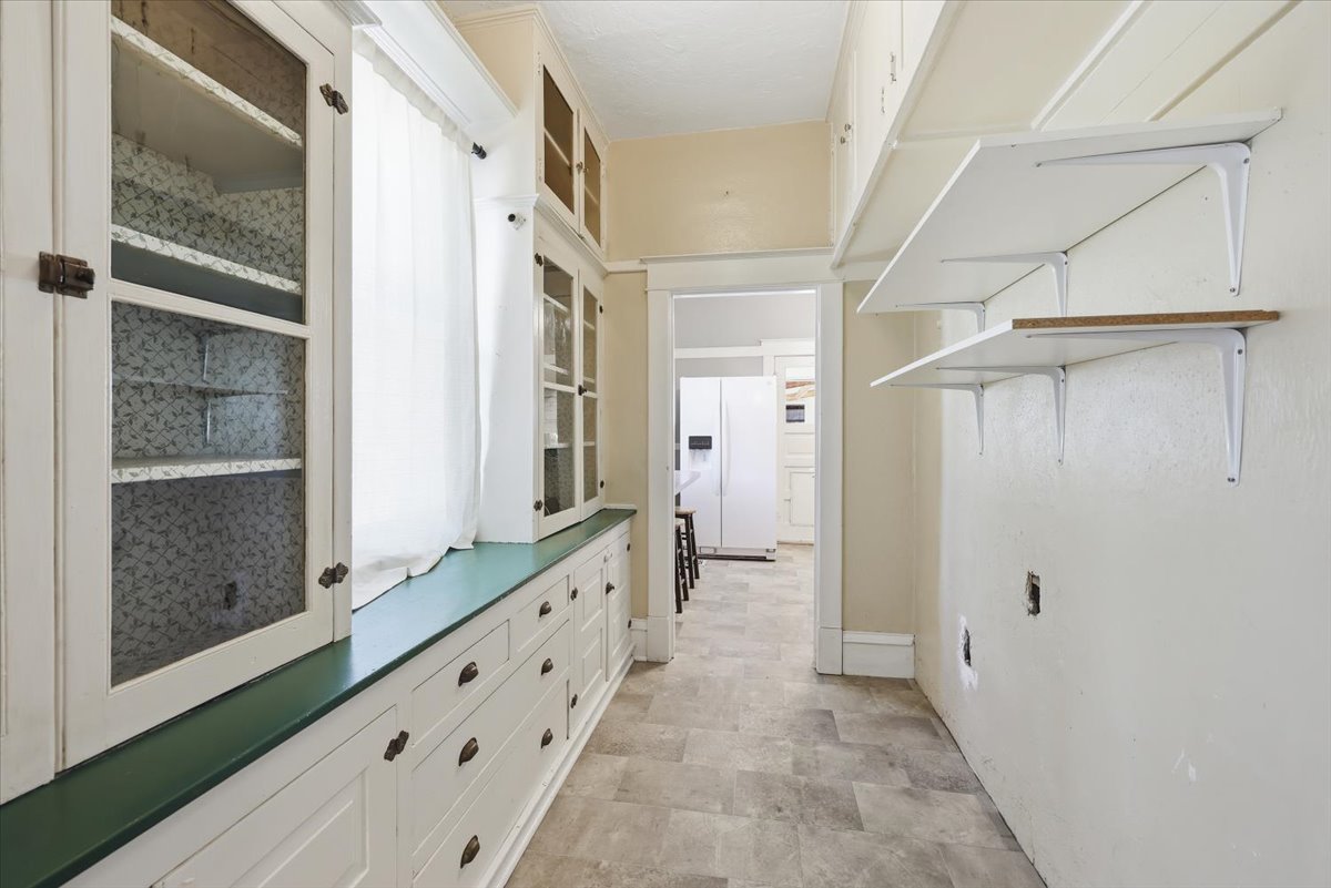 1903 E Glass Ave property image