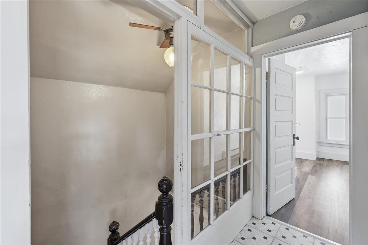 1903 E Glass Ave property image