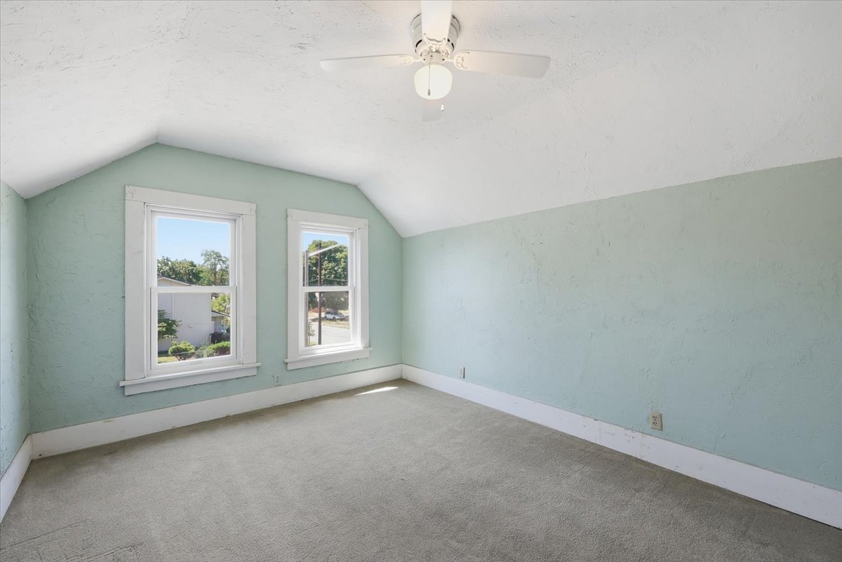 1903 E Glass Ave property image