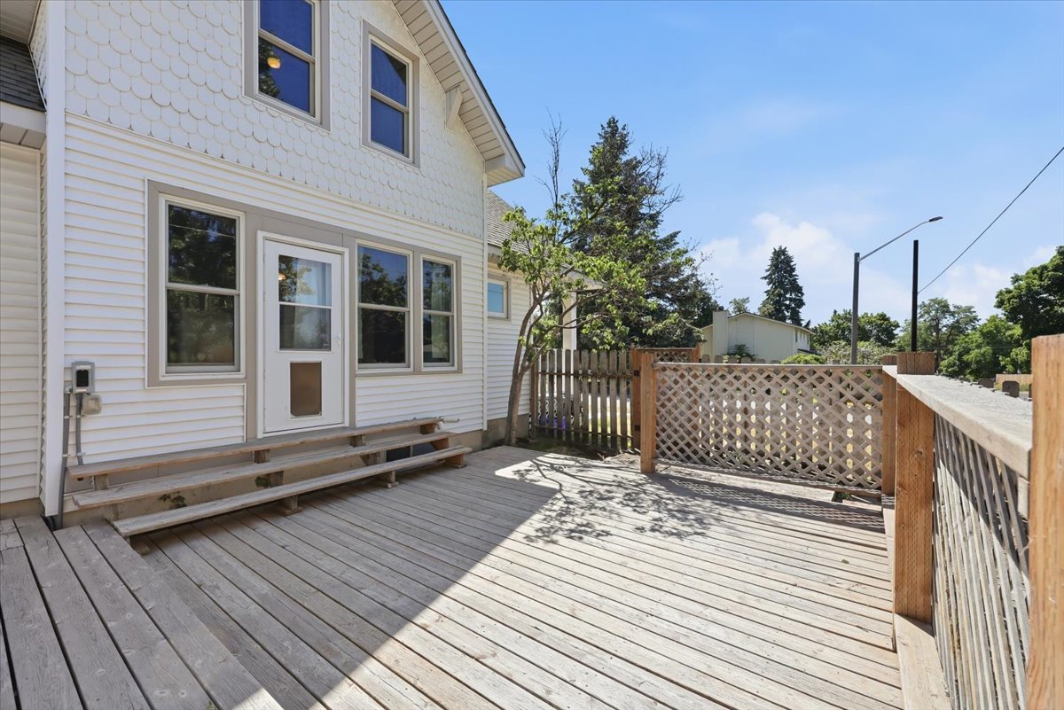 1903 E Glass Ave property image
