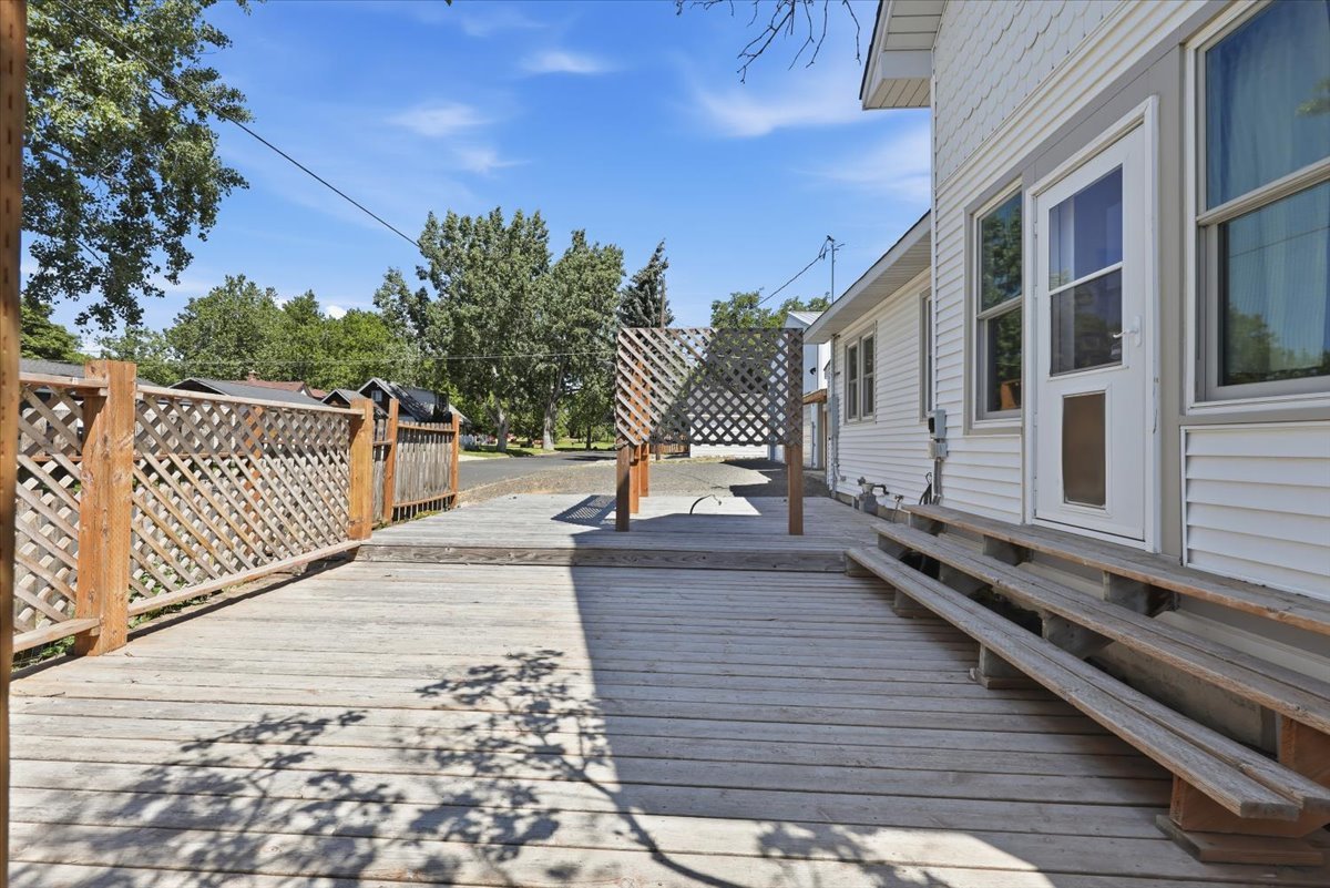1903 E Glass Ave property image